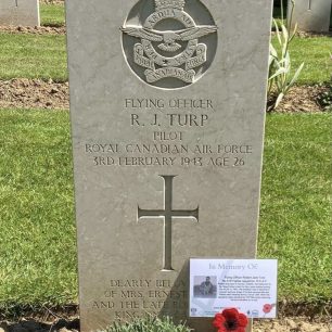 The grave of Flying Officer Robert Jack Turp. May 2022. | Jane Collman Williams 