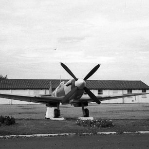 Spitfire LF Mk.XVIe, RR263. | Bill Fisher